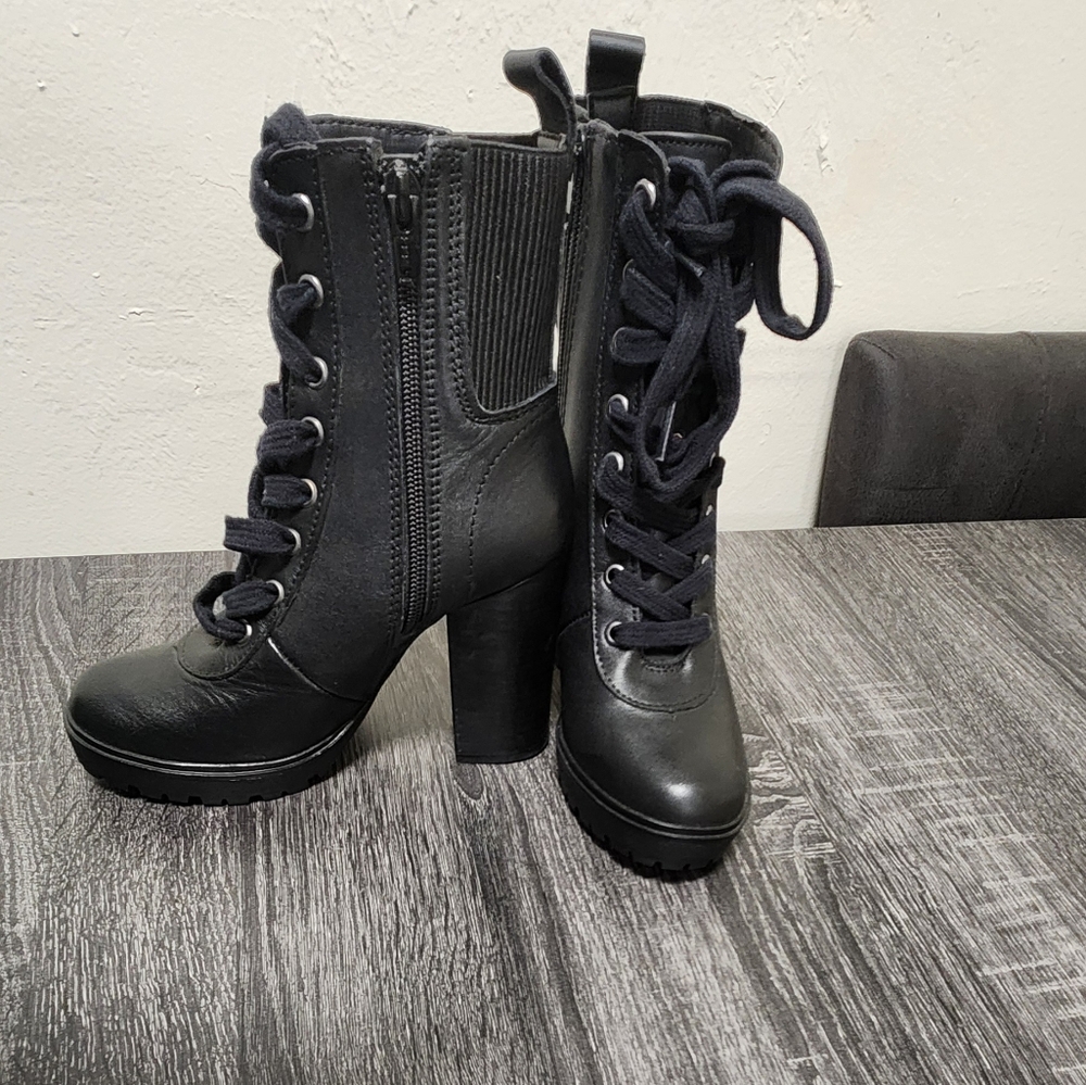 STEVE MADDEN LACE BOOT